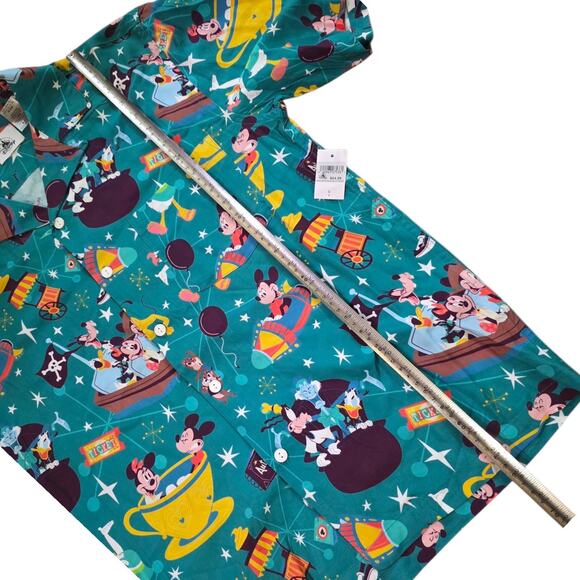 Disney Shirt Mens Small Teal Button Up Mickey And Friends Play In The Park NWT - Picture 5 of 6